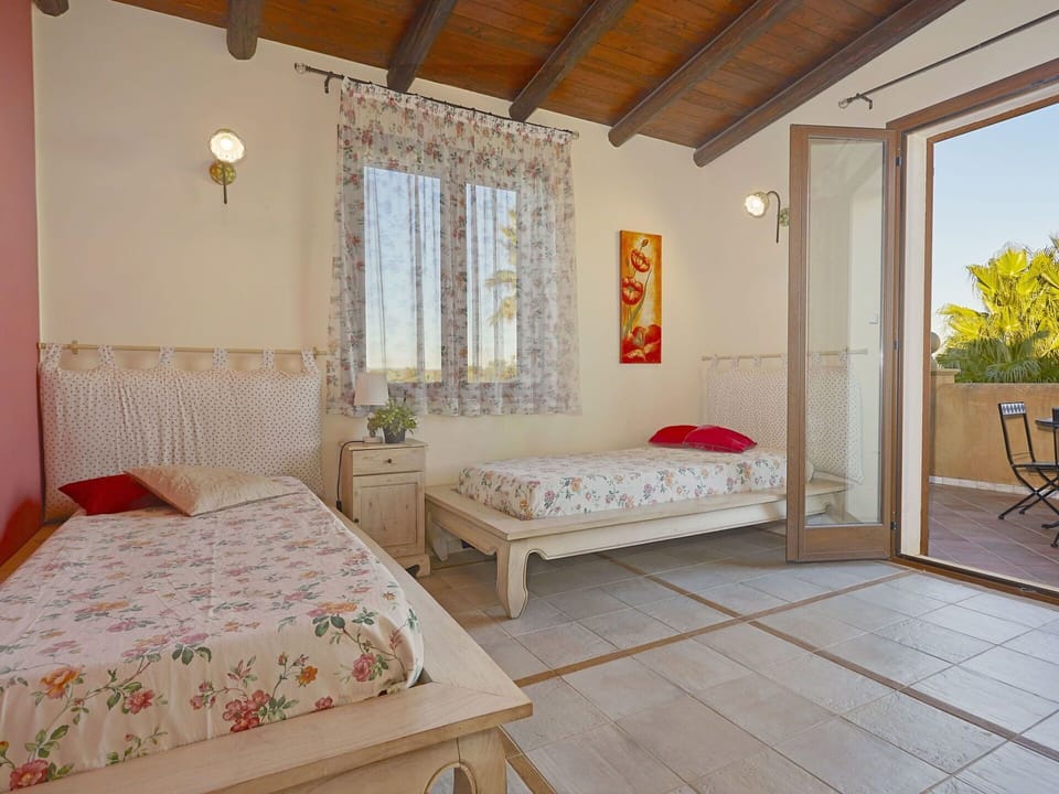 Room, Furniture, Property, Bedroom, Bed, Interior Design, Building, House, Ceiling, Floor