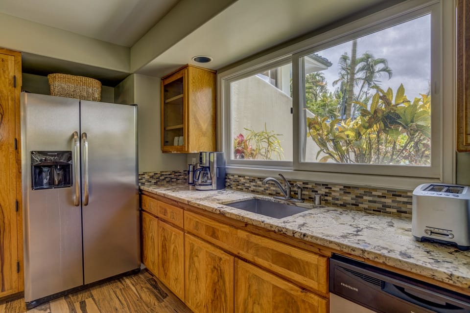 Downstairs wet bar