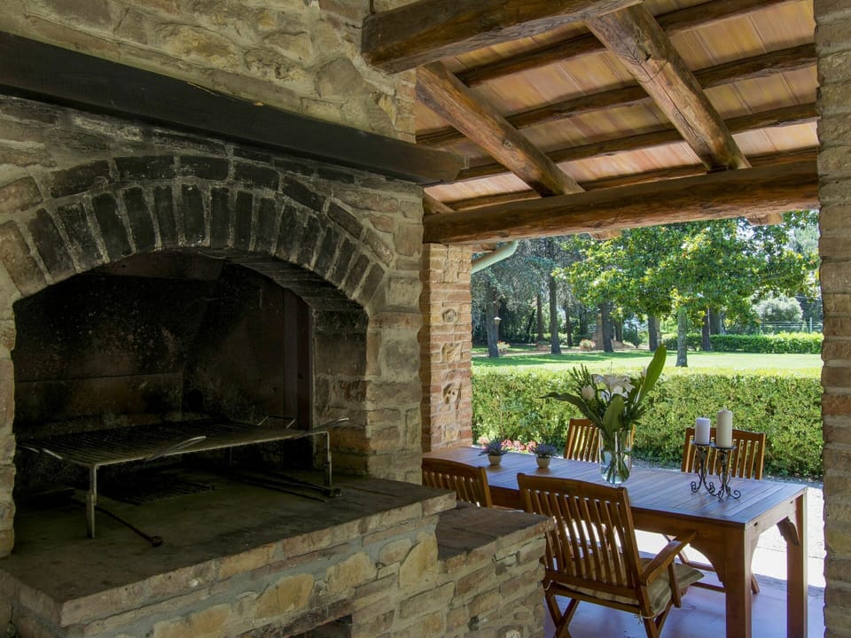 Property, Room, Building, Fireplace, Hearth, Masonry Oven, Furniture, Porch, Architecture, Real Estate