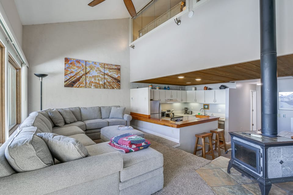 Living Room | Queen Sleeper Sofa | 1st Floor | Addt'l Stairs Required