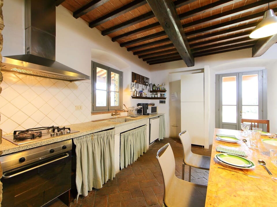 Property, Room, Building, House, Furniture, Countertop, Interior Design, Kitchen, Ceiling, Floor
