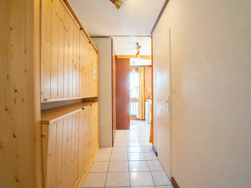 Door, Wood, Interior Design, Floor, Hall, Flooring, Ceiling, Hardwood