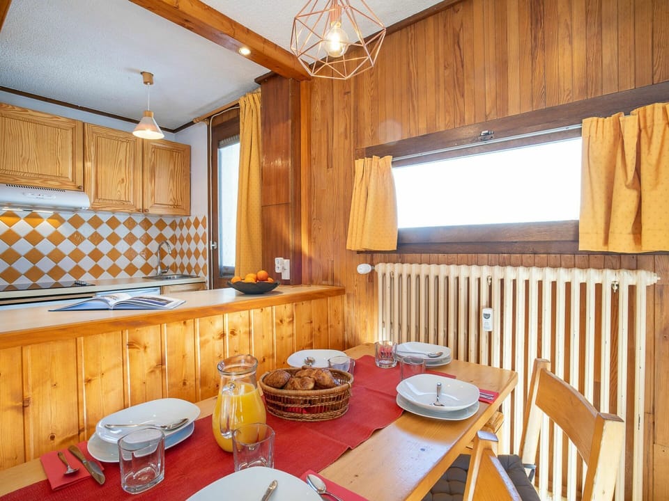 Table, Furniture, Tableware, Property, Cabinetry, Window, Wood, Kitchen, Interior Design, Lighting