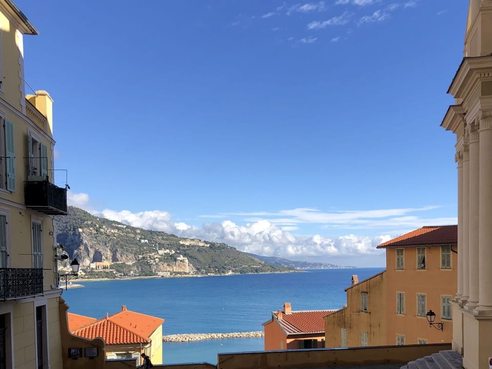 Water, Cloud, Sky, Building, Daytime, Window, Azure, Blue, Body Of Water, Lake