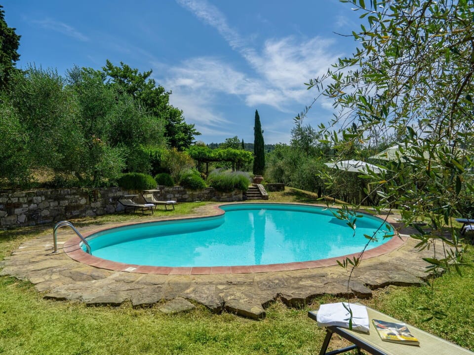 Water, Cloud, Property, Sky, Plant, Swimming Pool, Azure, Botany, Natural Landscape, Shade