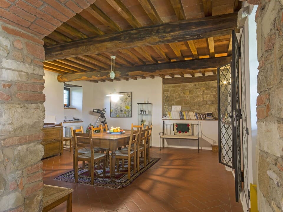 Property, Building, Room, Ceiling, Interior Design, House, Beam, Floor, Loft, Architecture