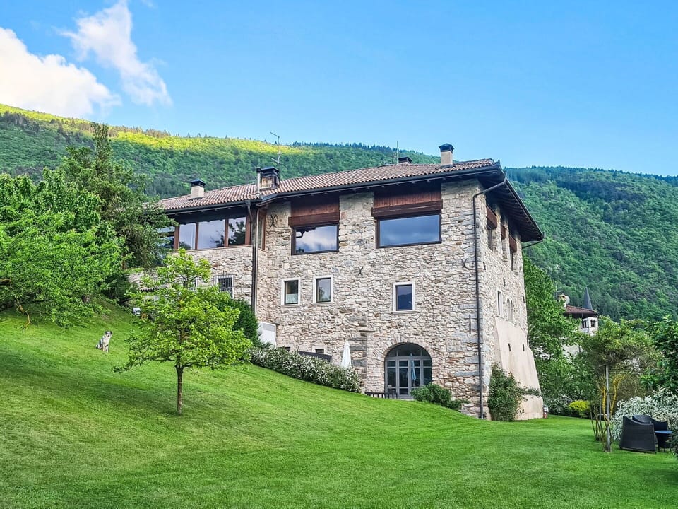 Shrub, Rural Area, Cottage, Farmhouse, Garden, Hill Station, Estate, Valley, Village, Hacienda