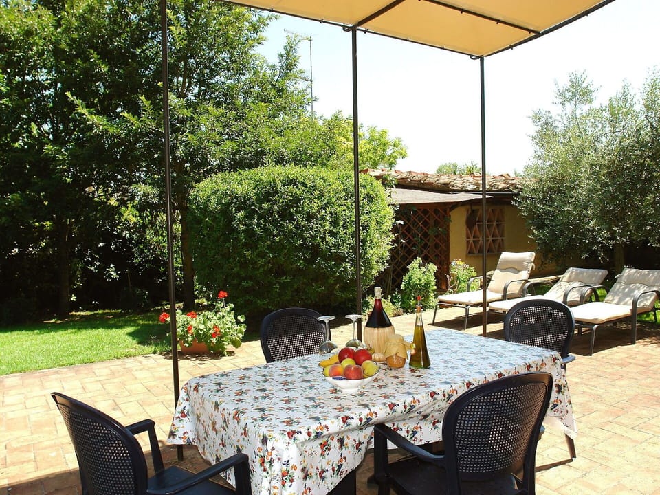Property, Backyard, Patio, Yard, Real Estate, Lawn, Home, Shade, Outdoor Table, Table