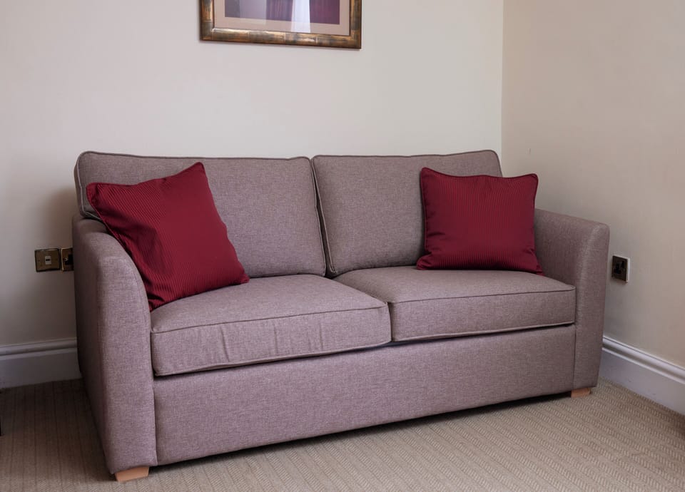 Family Room Sleeps 4 | Desk, iron/ironing board, free WiFi, bed sheets