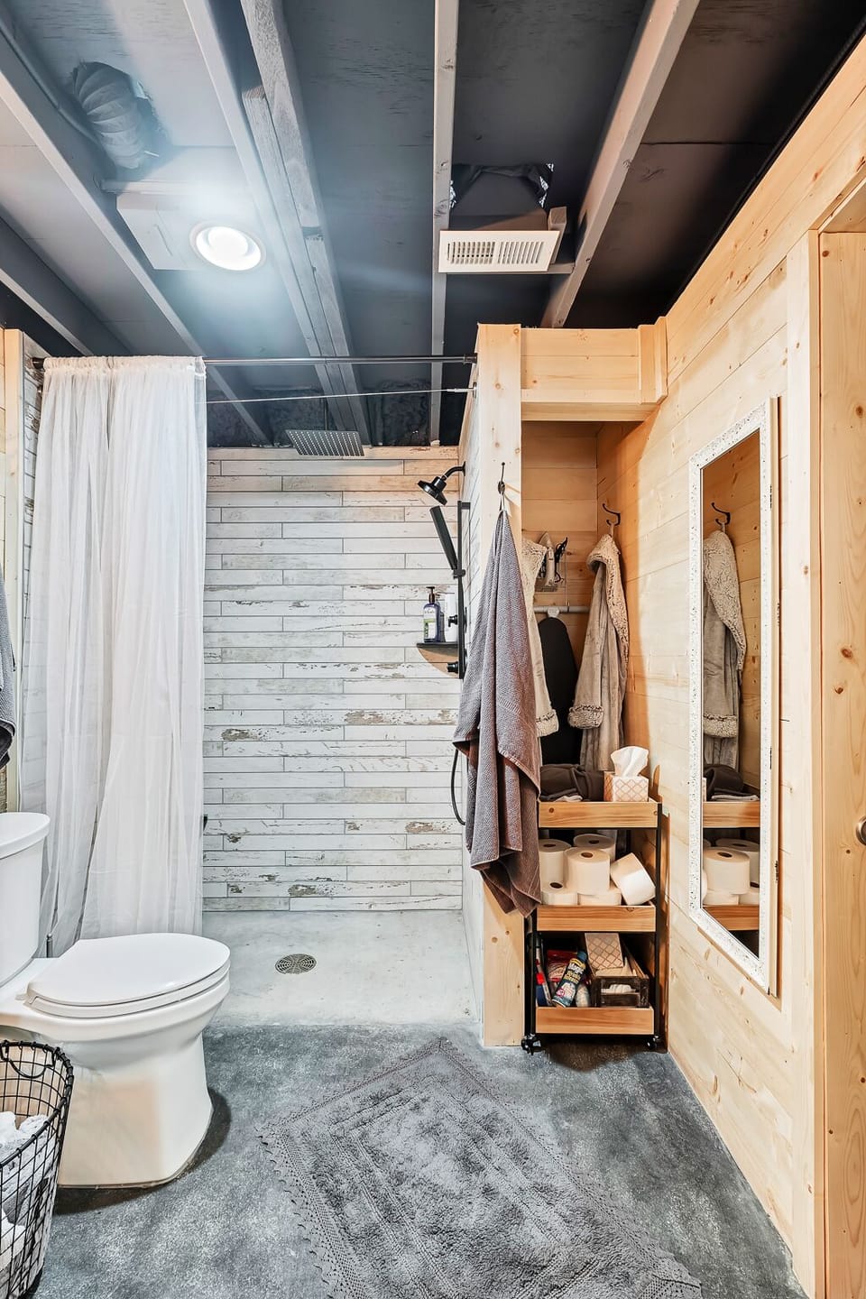 Robes, Ironing station