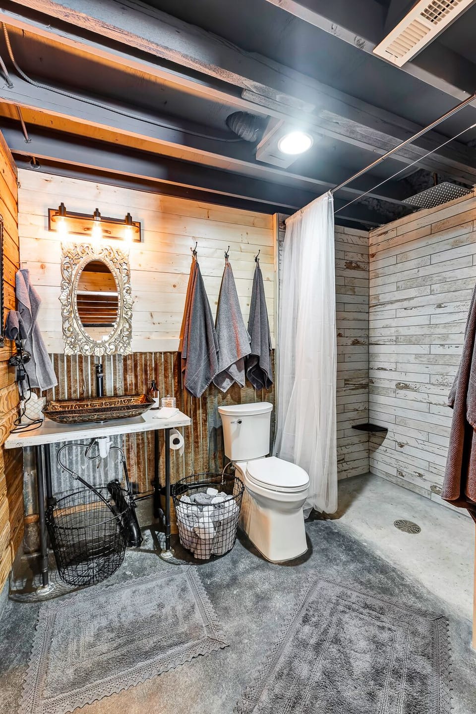 Plenty of towels, Walk/Roll in Shower