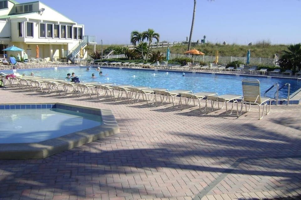 Heated/Cooled Olympic Pool 
Kiddie Pool and Jacuzzi