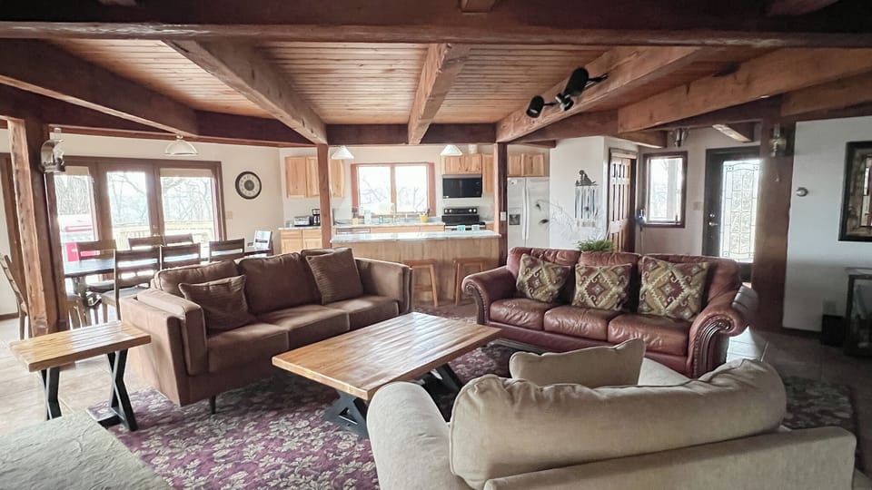 Brixen Ivy Ranch Octagon House 