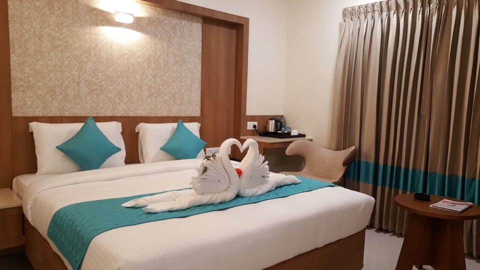 Deluxe Room, 2 Twin Beds, Non Smoking | Soundproofing, free WiFi