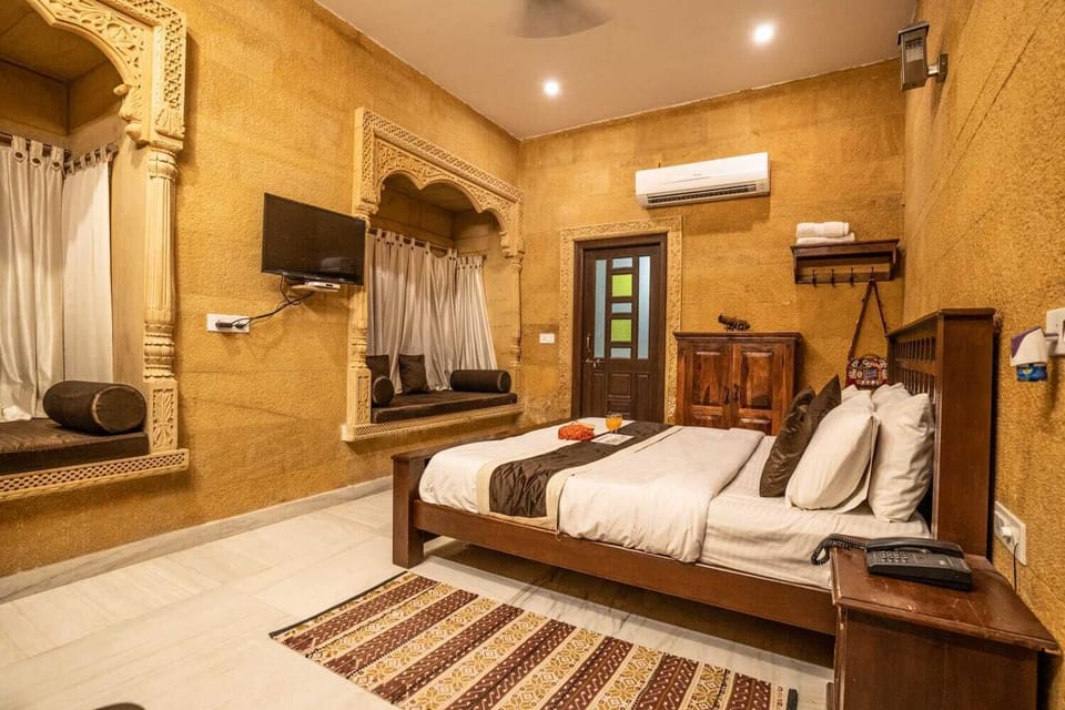 Superior Double Room, 1 King Bed | Premium bedding, desk, laptop workspace, blackout drapes