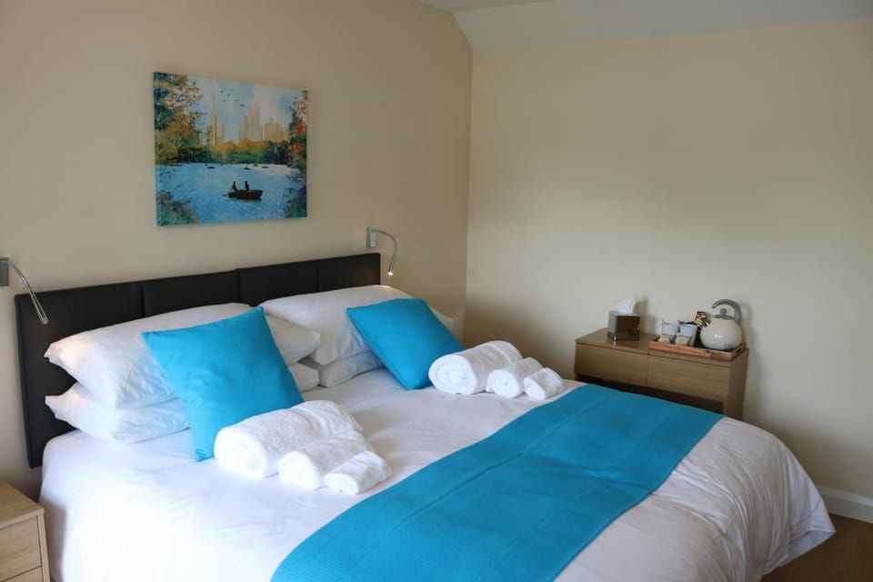In-room safe, iron/ironing board, free WiFi, bed sheets