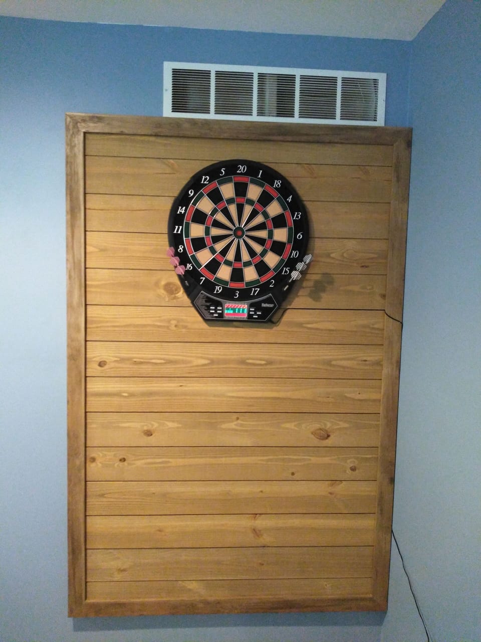 dart board in game room