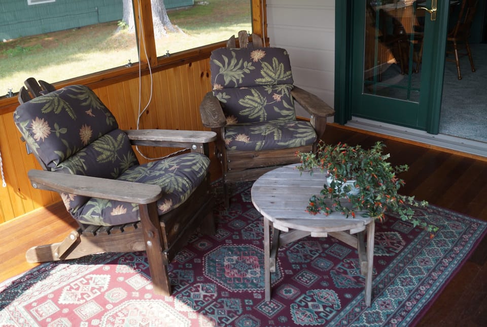 screened in porch
