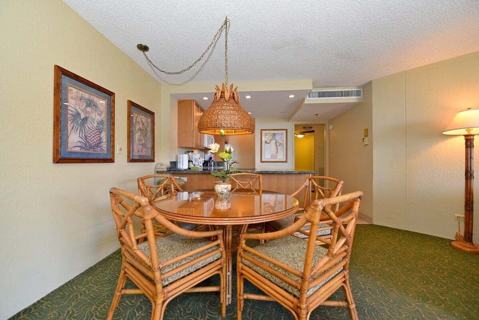 Dining area featuring a 4-seater round table, perfect for shared meals