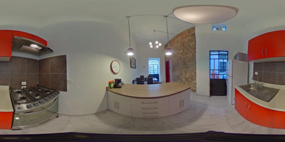 Cocina estilo americano totalmente equipada.