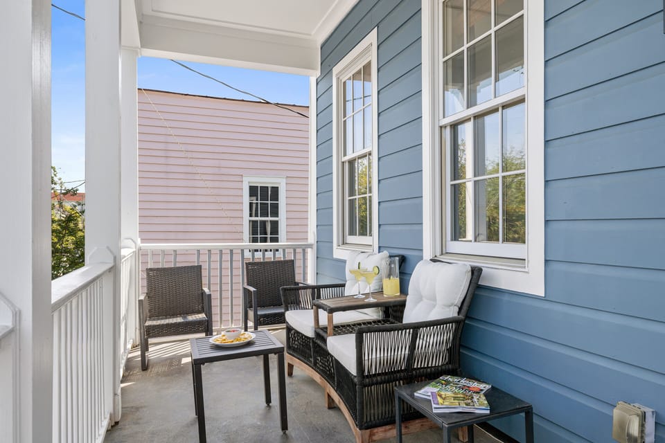 Cozy! | Blocks to King St | Dreamcatcher Suite A