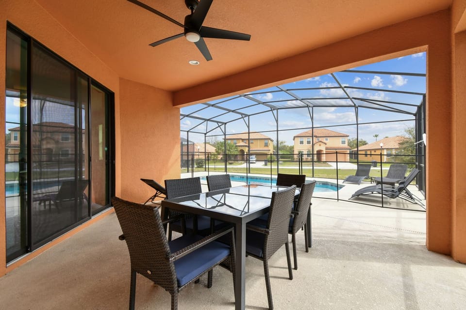 Alfresco dining by your private pool