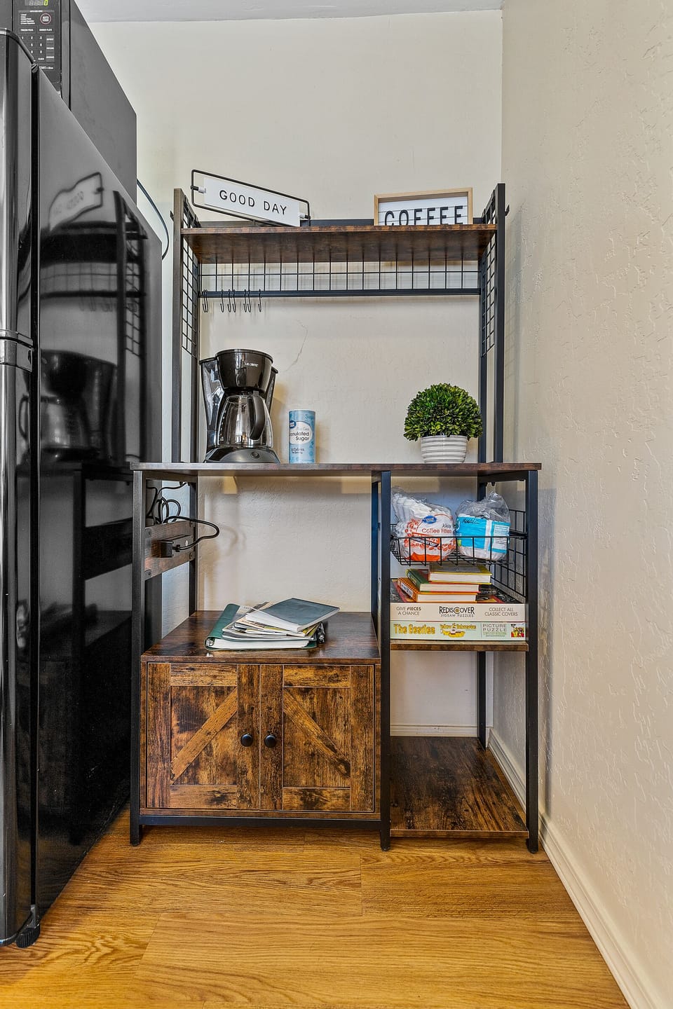 Coffee bar with a DRIP coffee machine. 