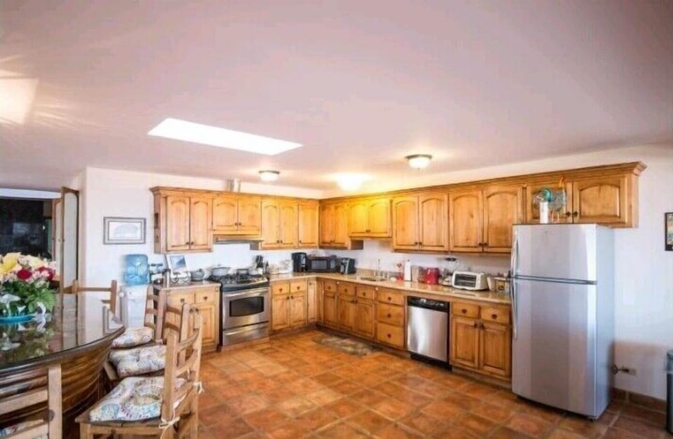 Large fully equipped kitchen - This is important as many homes in Baja aren’t;-)