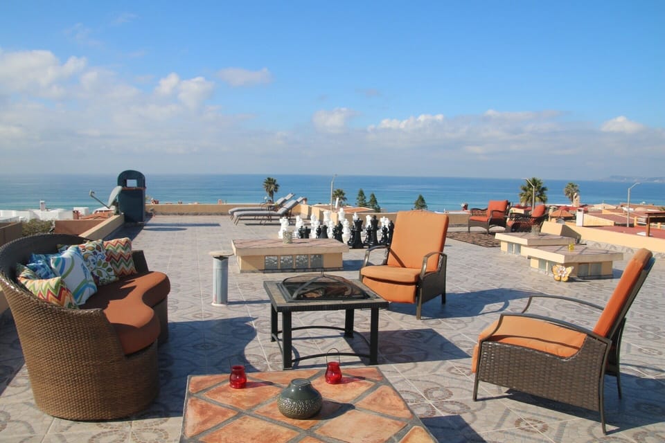 Large private terrace with an amazing 360* viewPerfect for yoga & whale watching