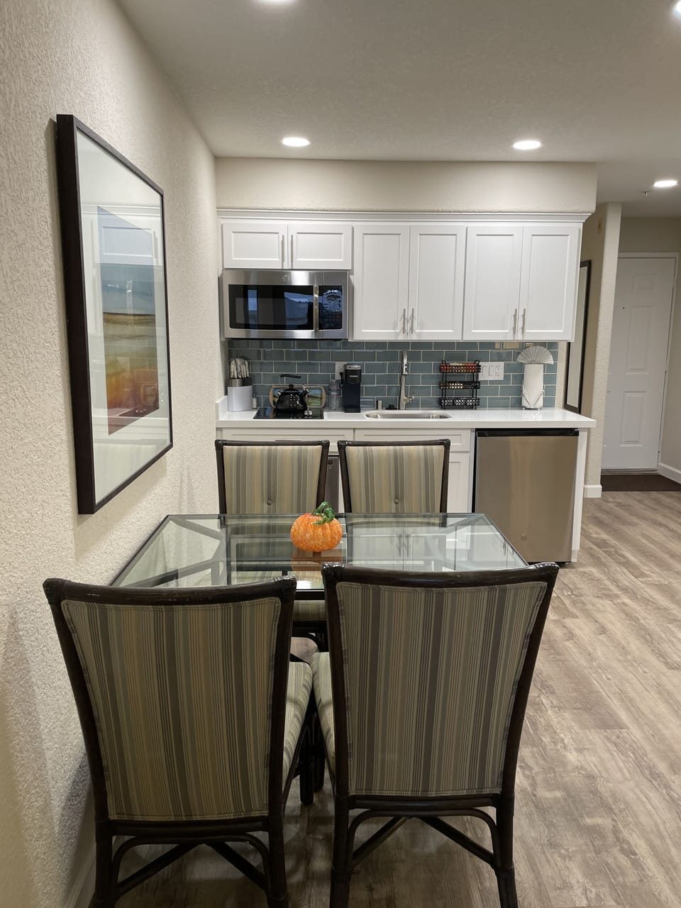 Dining  / Kitchenette