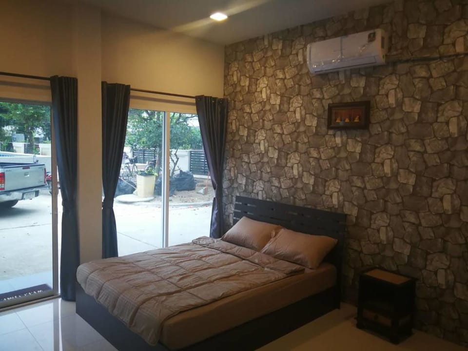 Standard Double Room | Free WiFi