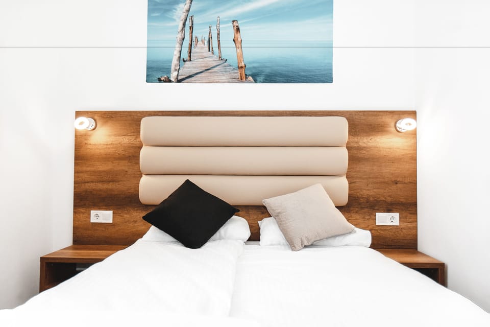 Standard Double Room | Desk, soundproofing, free WiFi, bed sheets