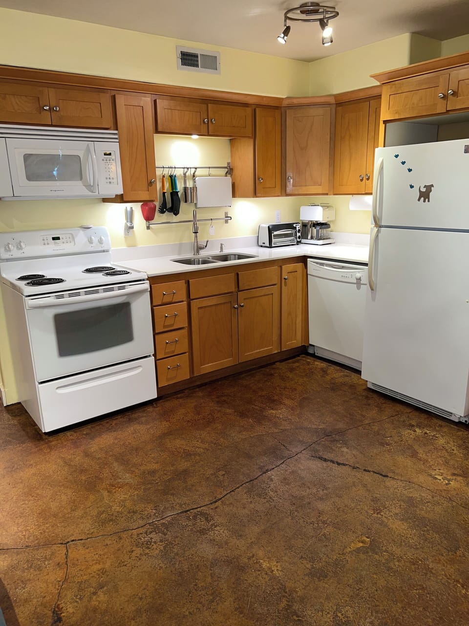 Full kitchen to cook a family meal in style!