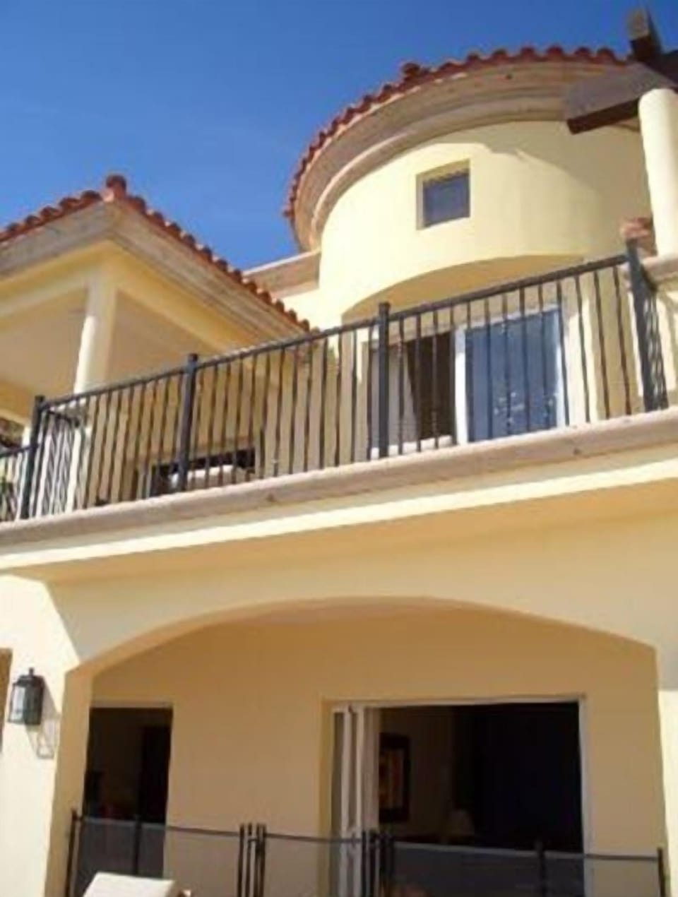 The Villa showing viewing balconies