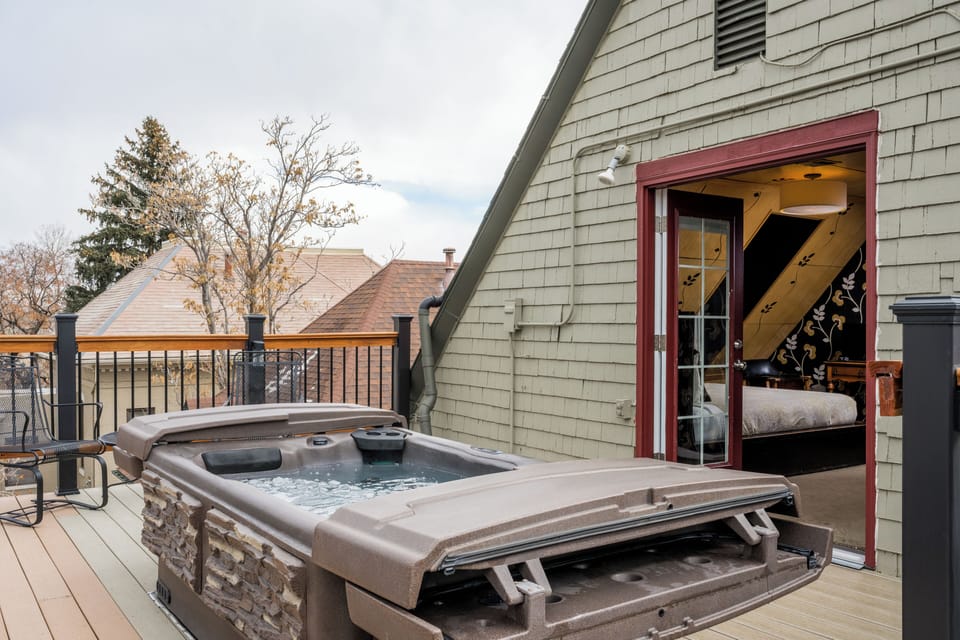Rooftop | Private spa tub