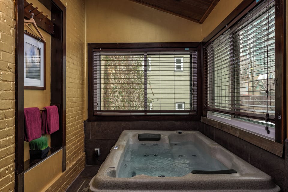 Queen Anne Bed And Breakfast Bed and Breakfast in Denver