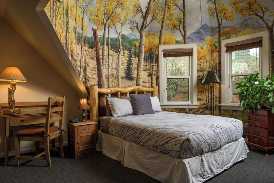 Aspen | Down comforters, desk, iron/ironing board, free WiFi