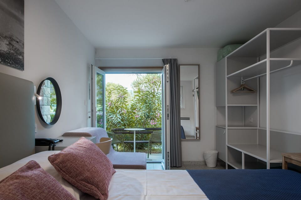 Standard Double Room, Terrace | Minibar, in-room safe, desk, cribs (surcharge)