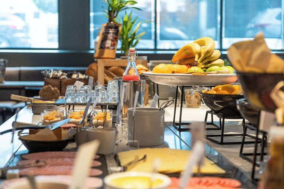 Daily buffet breakfast for a fee