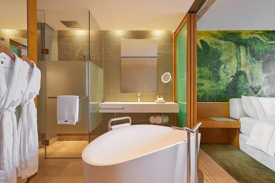 Combined shower/tub, deep soaking tub, free toiletries, hair dryer