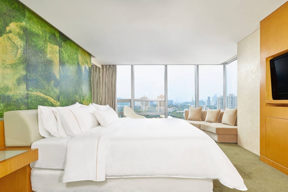 Down comforters, minibar, in-room safe, desk