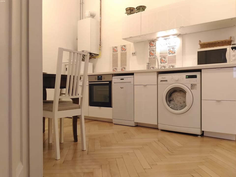 kitchen , dinning room