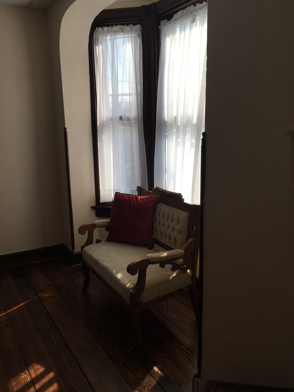 Bay window 