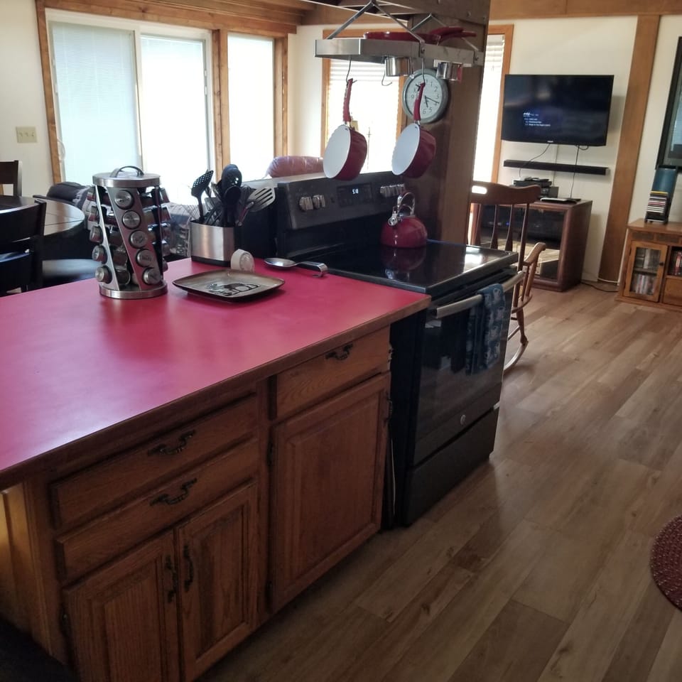 Kitchen island 
