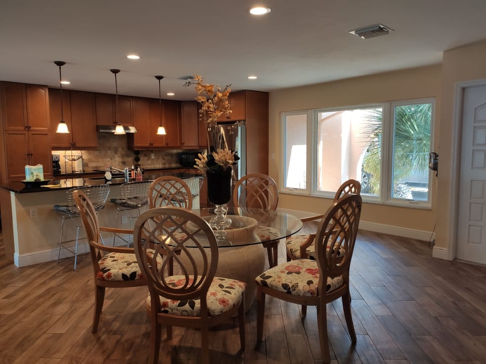 dining/kitchen