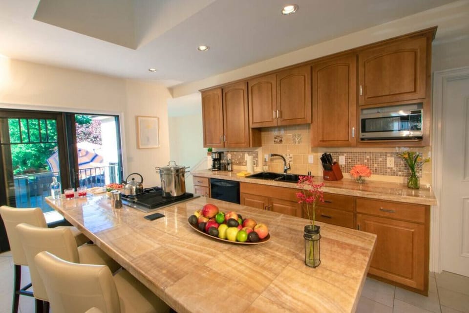Main floor kitchen island