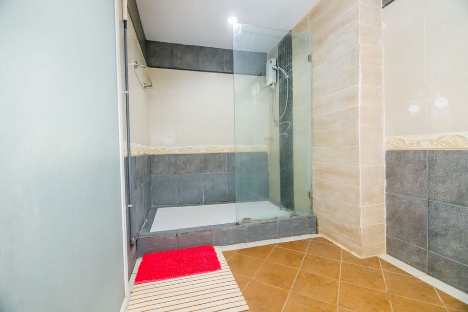 Shower, towels