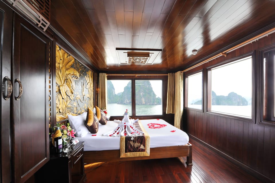 Suite Double or Twin Room, Balcony | Bed sheets