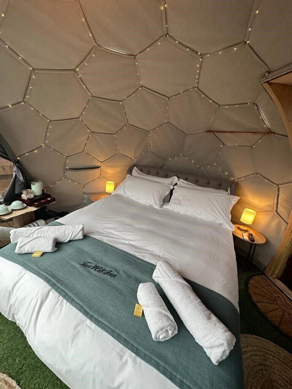 Design Tent | Iron/ironing board (on request), WiFi (free), bed sheets