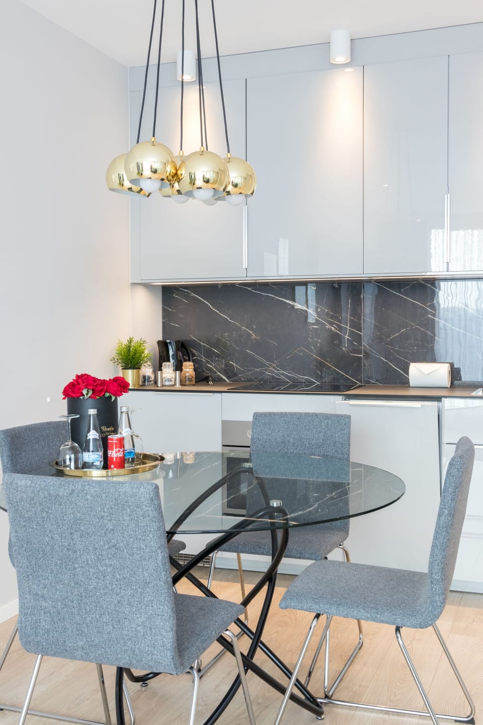 Deluxe Apartment, 1 Queen Bed with Sofa bed, Accessible | Private kitchen | Coffee/tea maker, fridge, microwave, oven